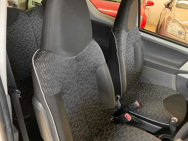 PEUGEOT 107