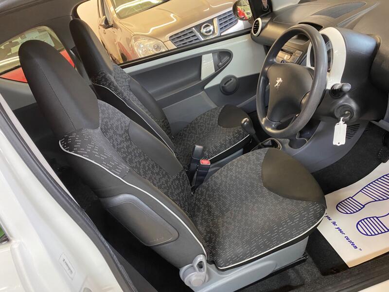 PEUGEOT 107