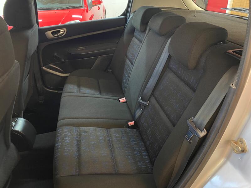 PEUGEOT 307
