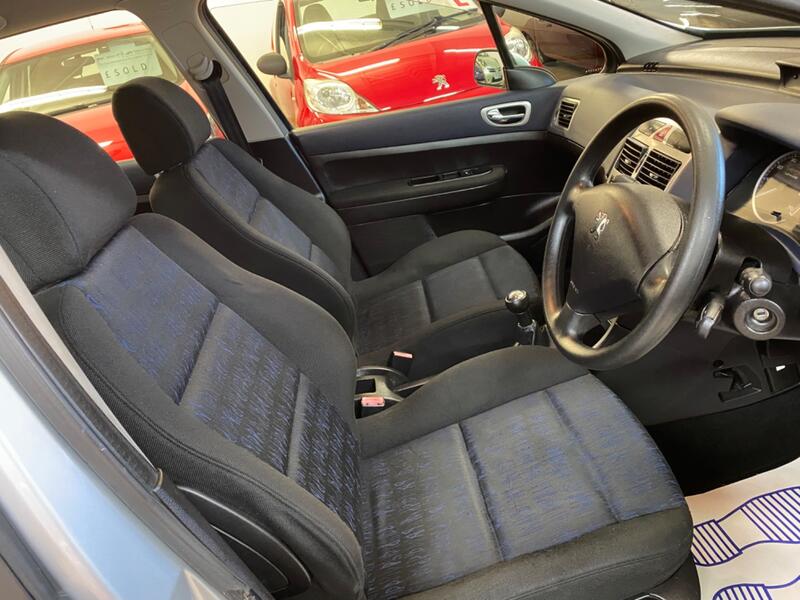 PEUGEOT 307