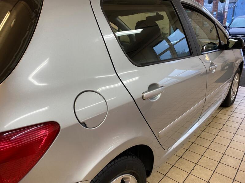 PEUGEOT 307