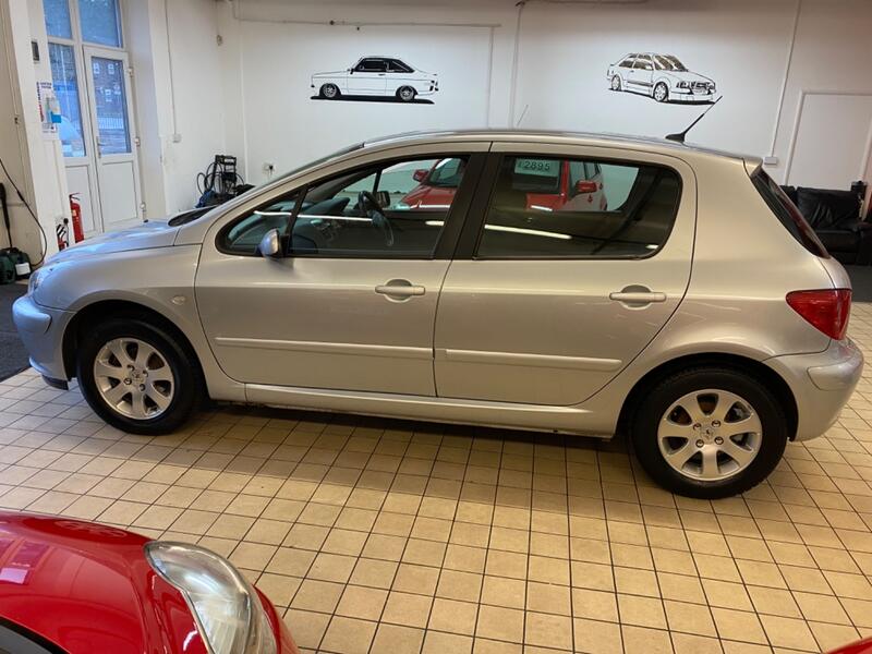 PEUGEOT 307