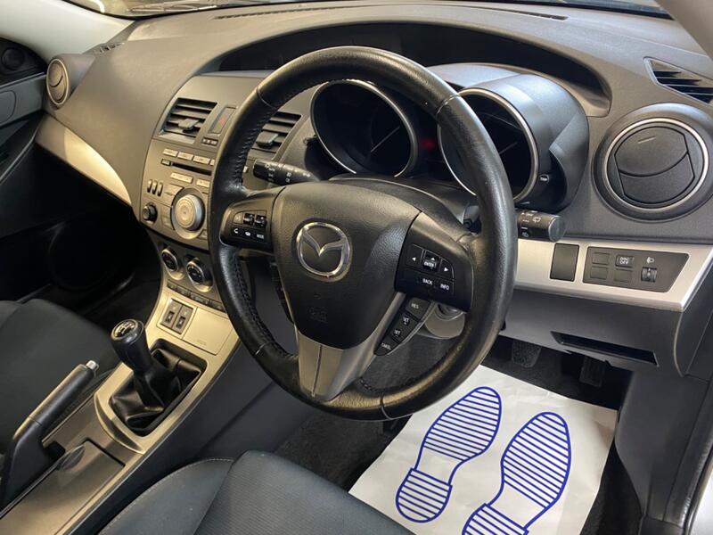 MAZDA MAZDA3