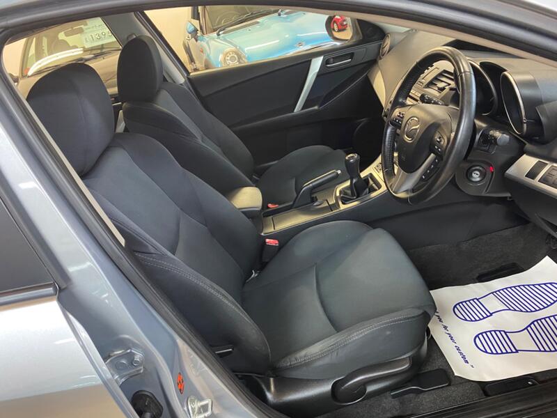 MAZDA MAZDA3