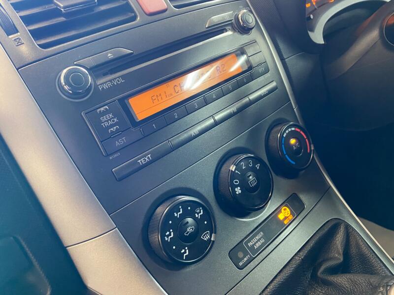 TOYOTA AURIS