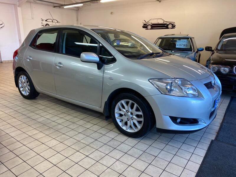 View TOYOTA AURIS 1.6 VVT-i TR 