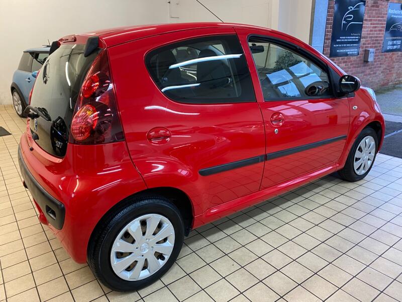 PEUGEOT 107