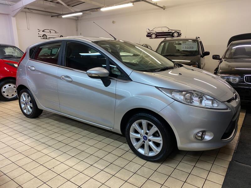 View FORD FIESTA 1.3 Zetec 