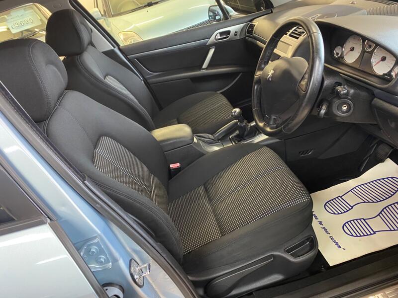 PEUGEOT 407