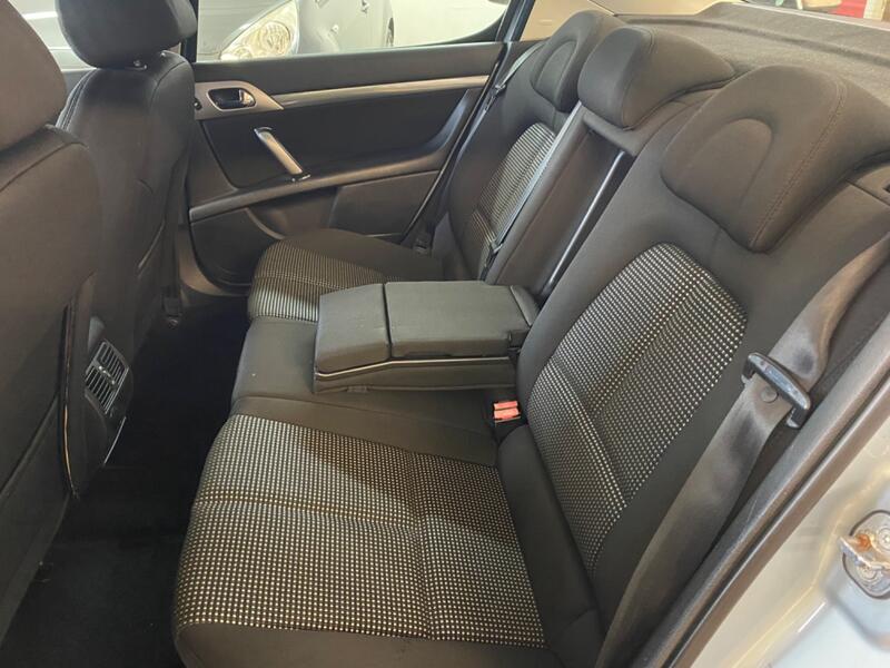 PEUGEOT 407