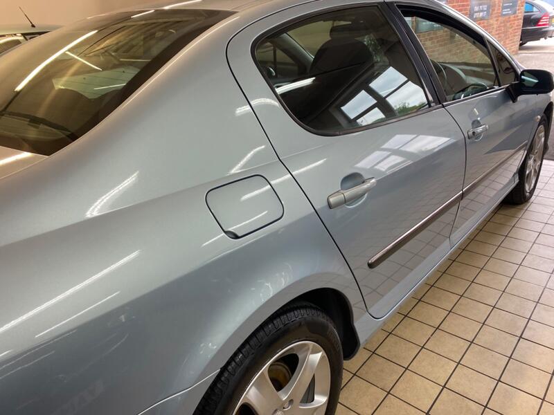 PEUGEOT 407