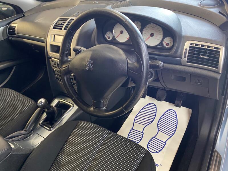 PEUGEOT 407