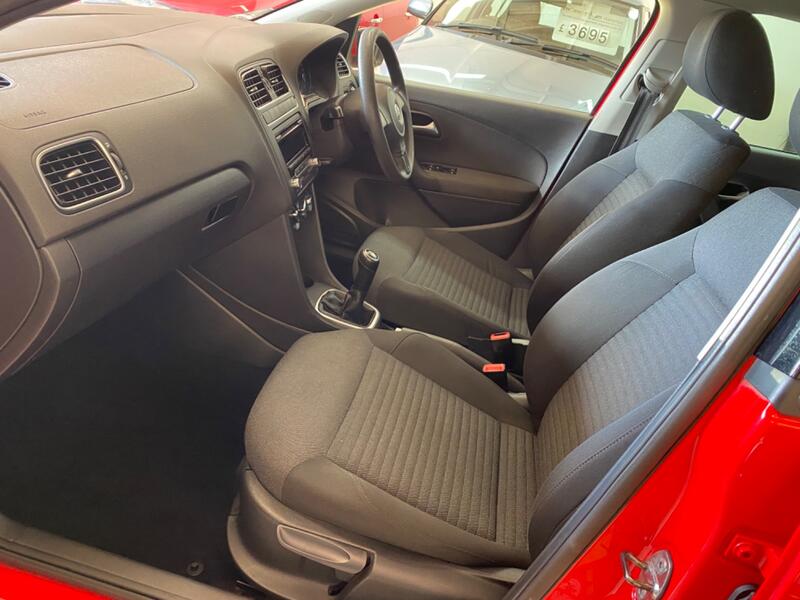 VOLKSWAGEN POLO