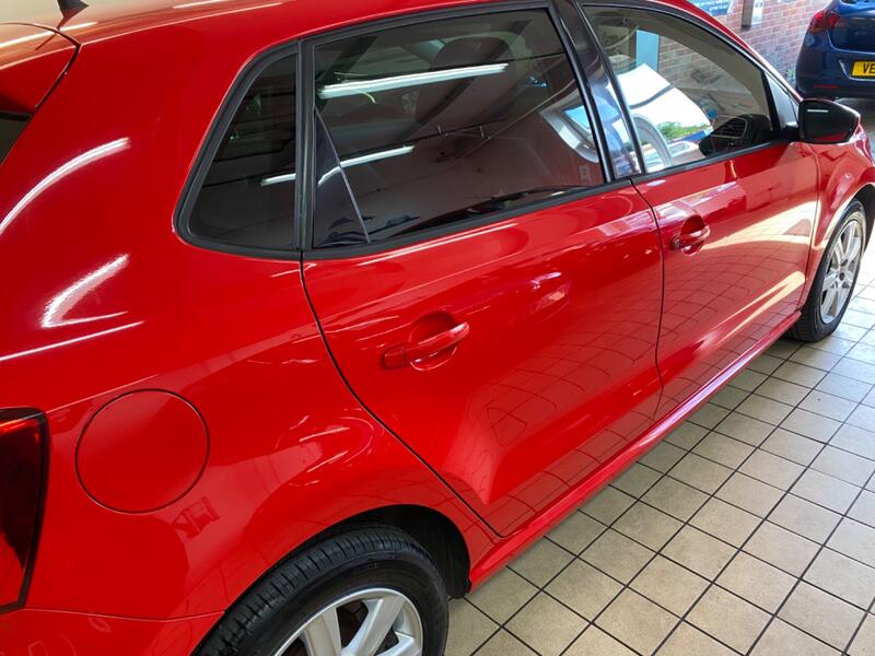 VOLKSWAGEN POLO