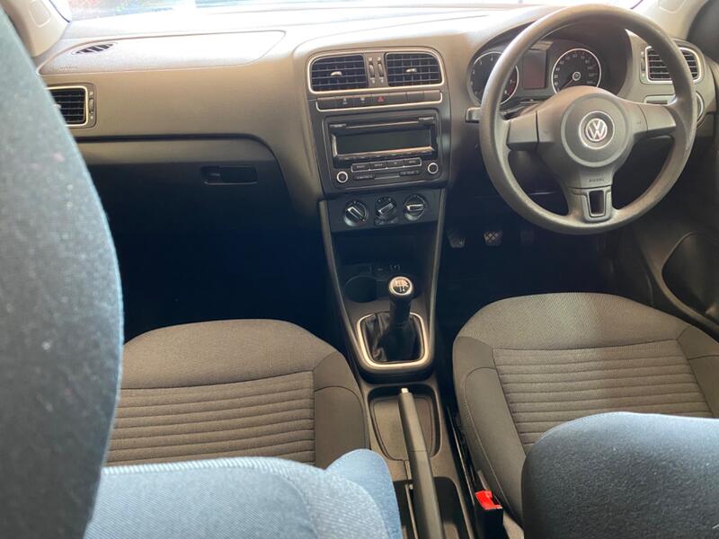 VOLKSWAGEN POLO