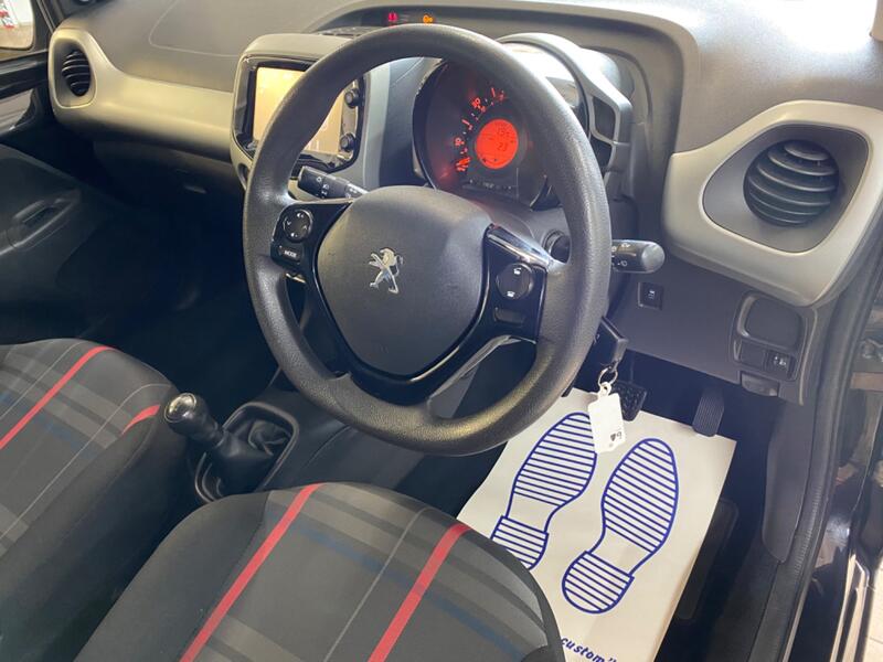 PEUGEOT 108