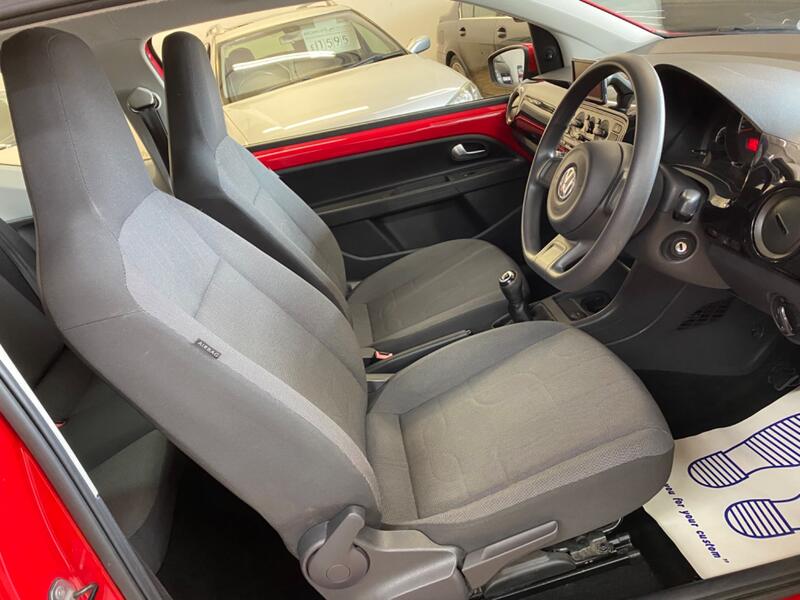 VOLKSWAGEN UP