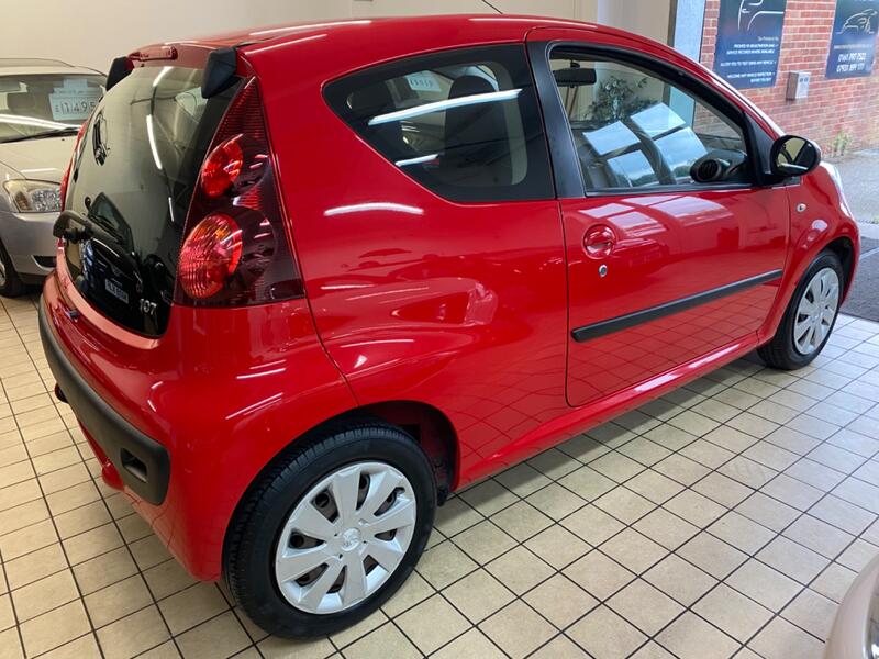 PEUGEOT 107