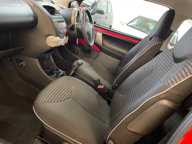PEUGEOT 107
