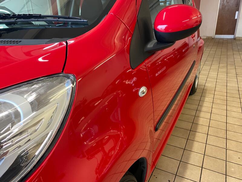 PEUGEOT 107