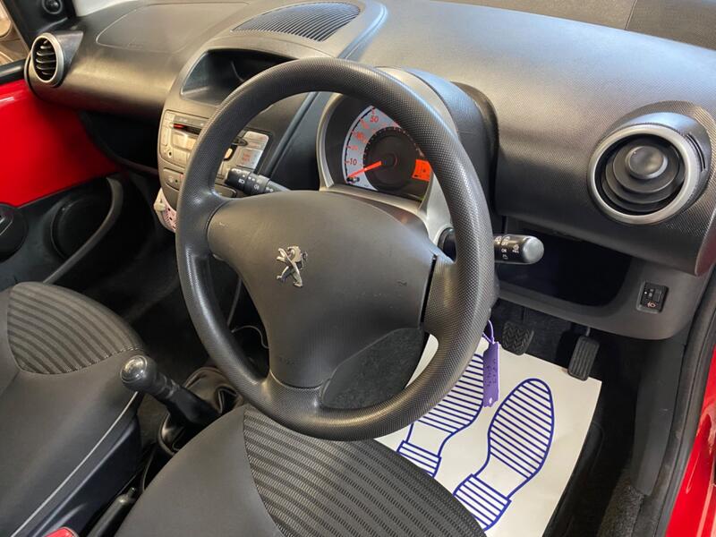 PEUGEOT 107