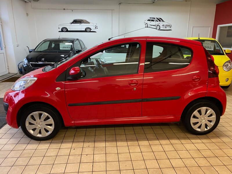 PEUGEOT 107