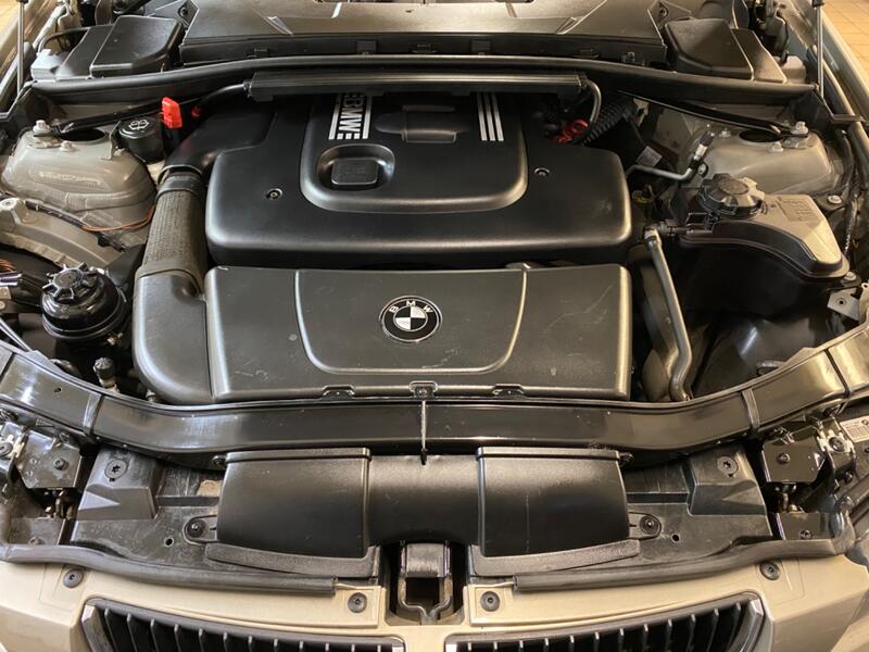 BMW 3 SERIES