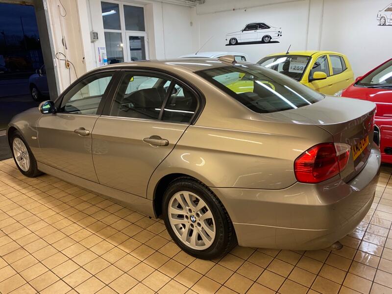 BMW 3 SERIES
