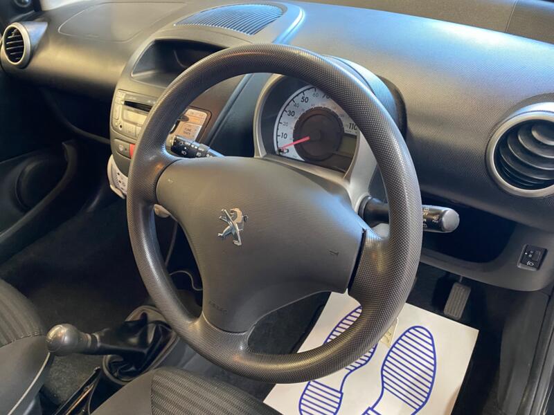 PEUGEOT 107