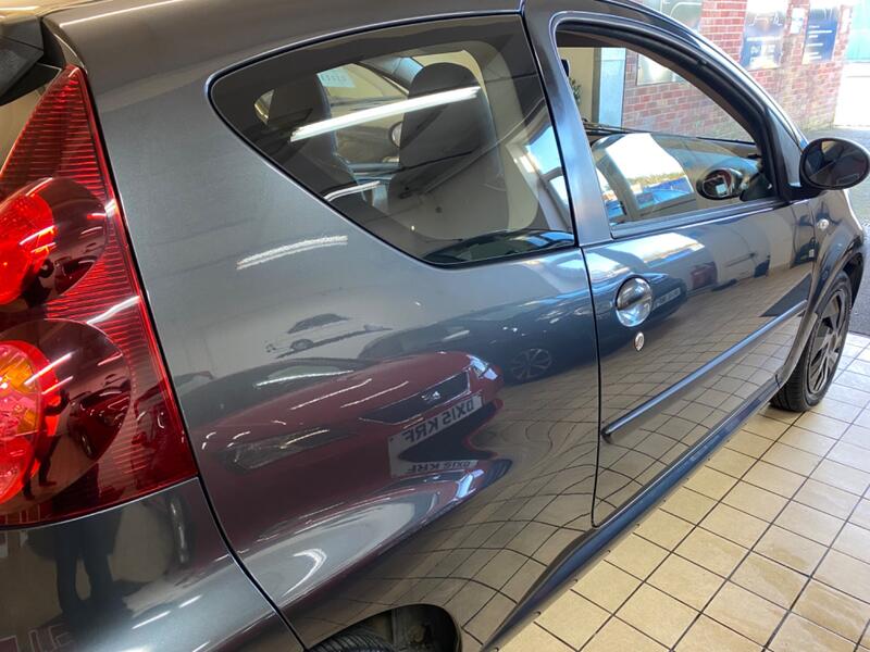 PEUGEOT 107