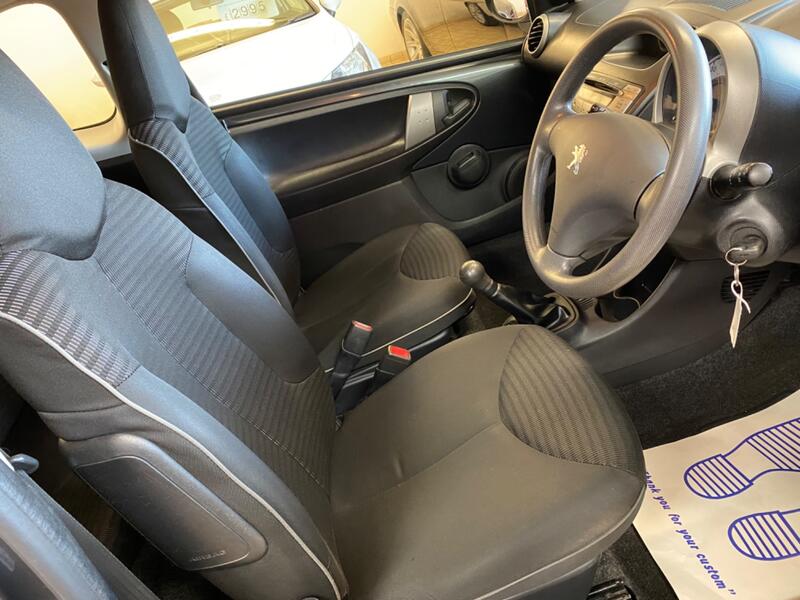 PEUGEOT 107