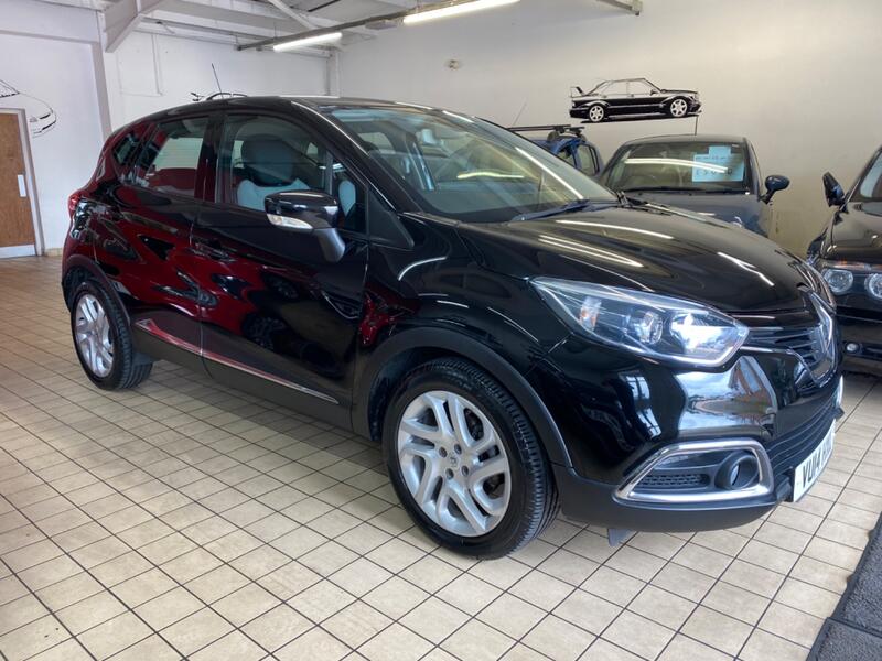View RENAULT CAPTUR 1.5 Dynamique MediaNav dCi 90 Stop & Start