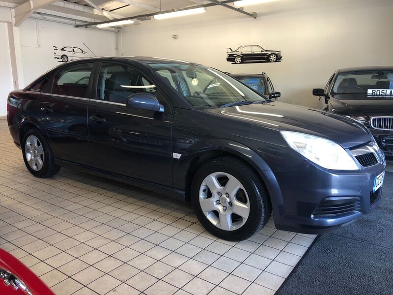 View VAUXHALL VECTRA 1.8 i VVT Exclusiv 5dr