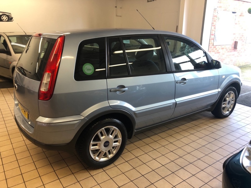 FORD FUSION