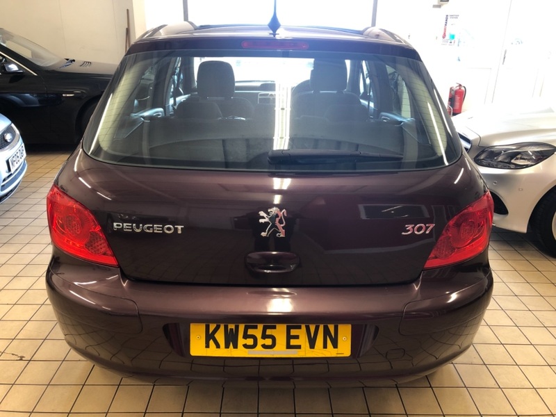 PEUGEOT 307