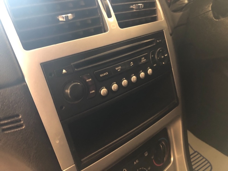 PEUGEOT 307