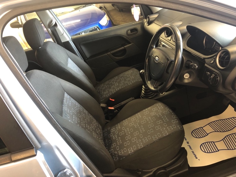 FORD FIESTA