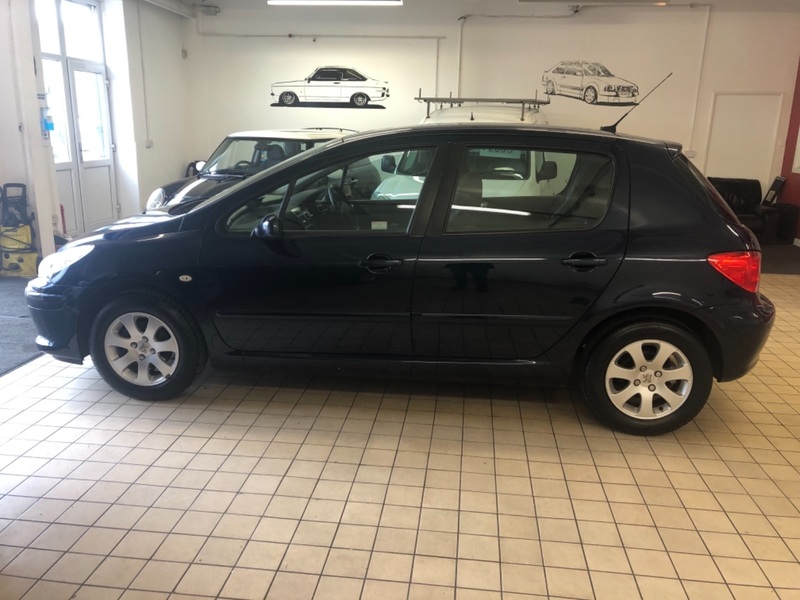 PEUGEOT 307