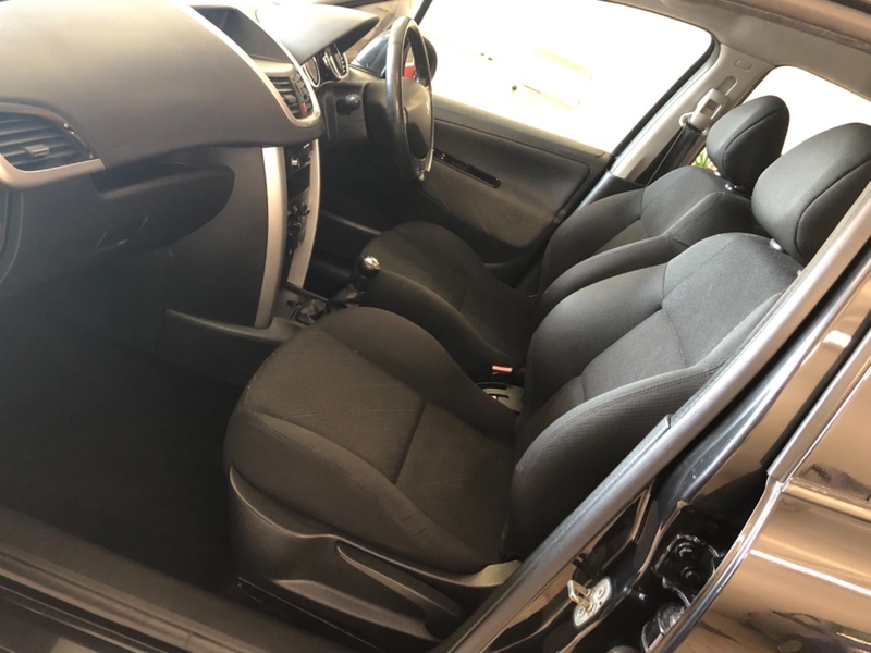 PEUGEOT 207