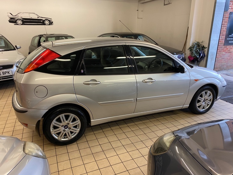 FORD FOCUS