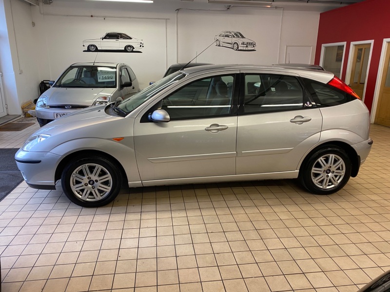 FORD FOCUS