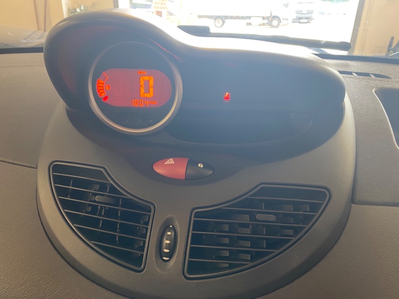 RENAULT TWINGO