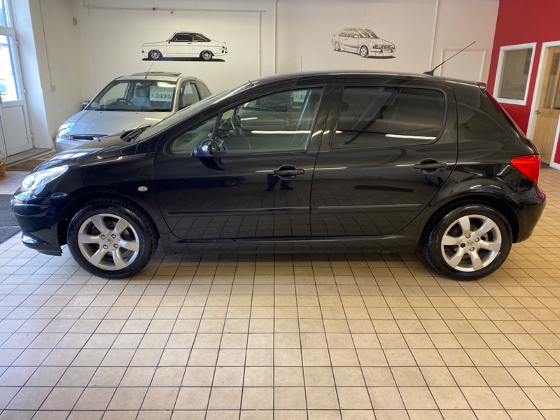 PEUGEOT 307