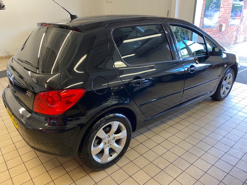 PEUGEOT 307