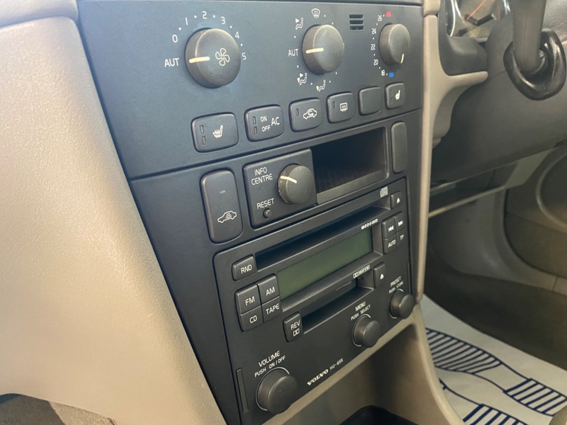 VOLVO S40