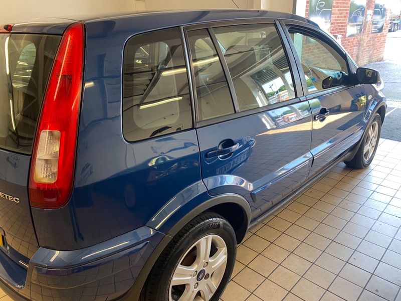 FORD FUSION