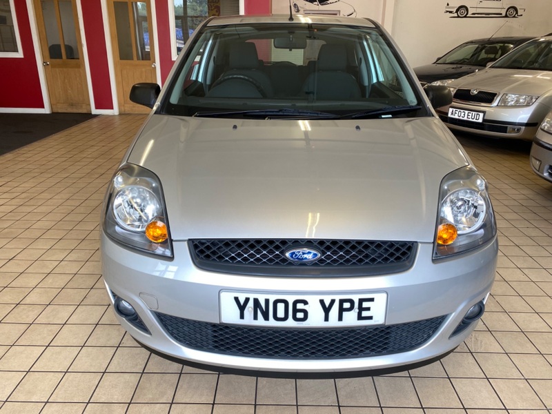 View FORD FIESTA ZETEC CLIMATE