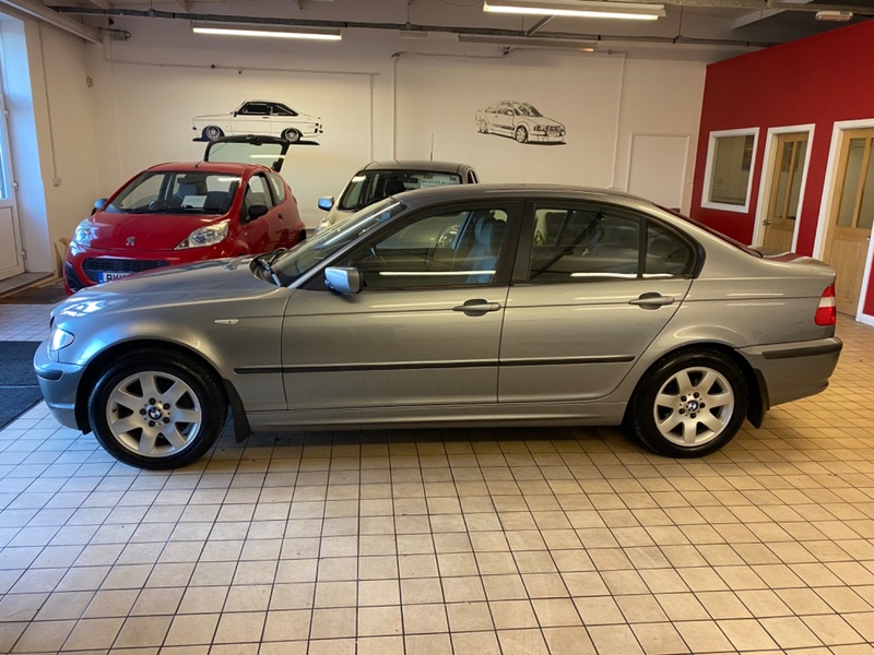 BMW 3 SERIES