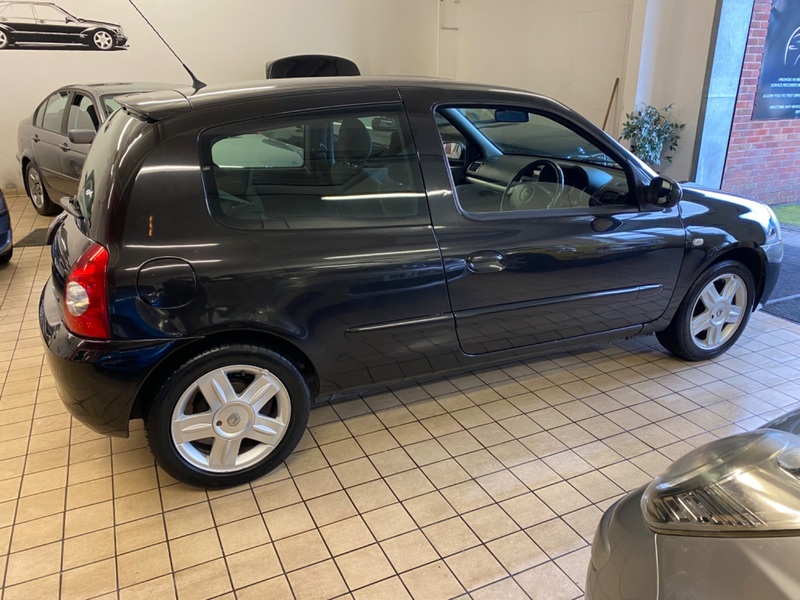 RENAULT CLIO
