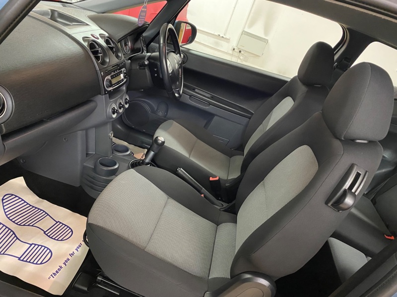 MITSUBISHI COLT